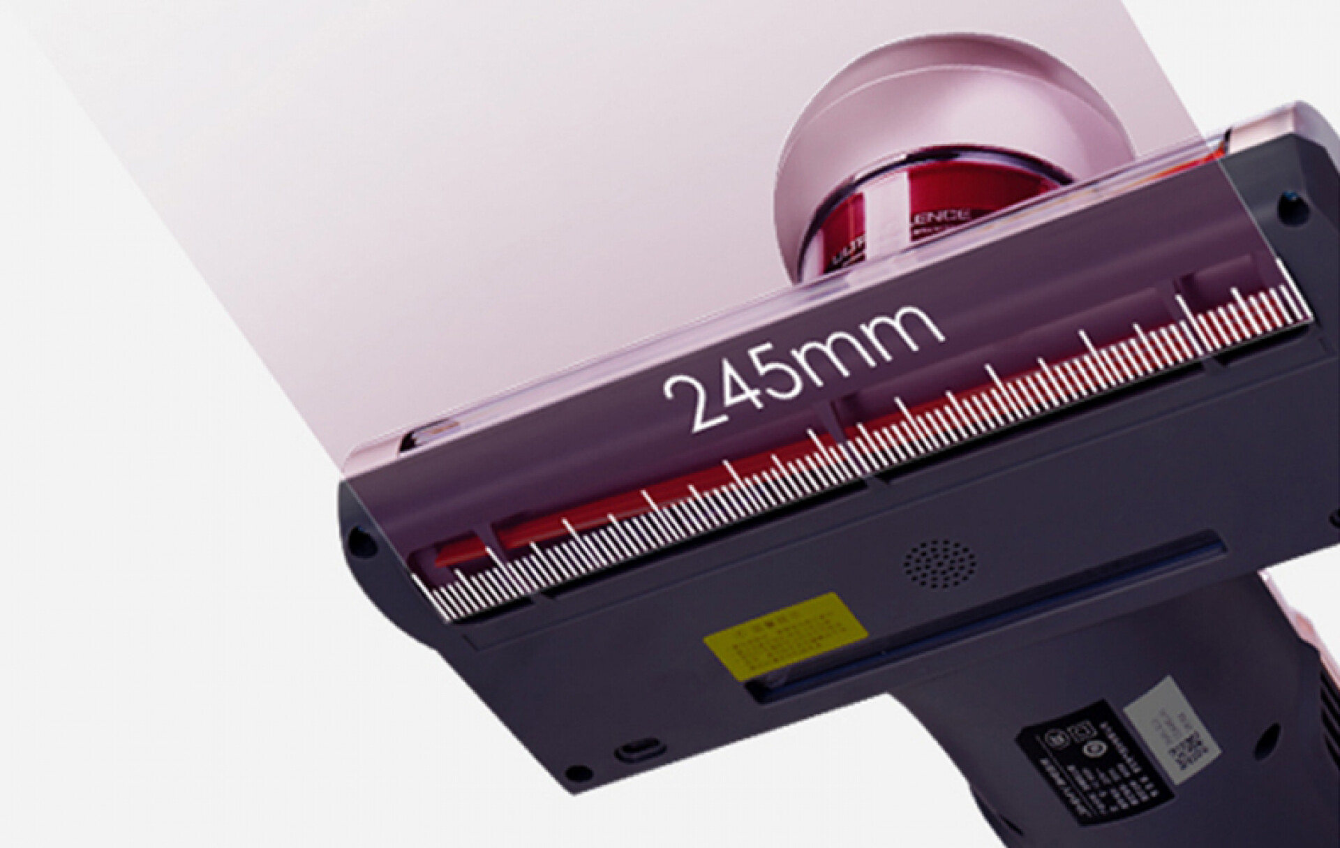 Ampio bocchettone per l&rsquo;aspirazione